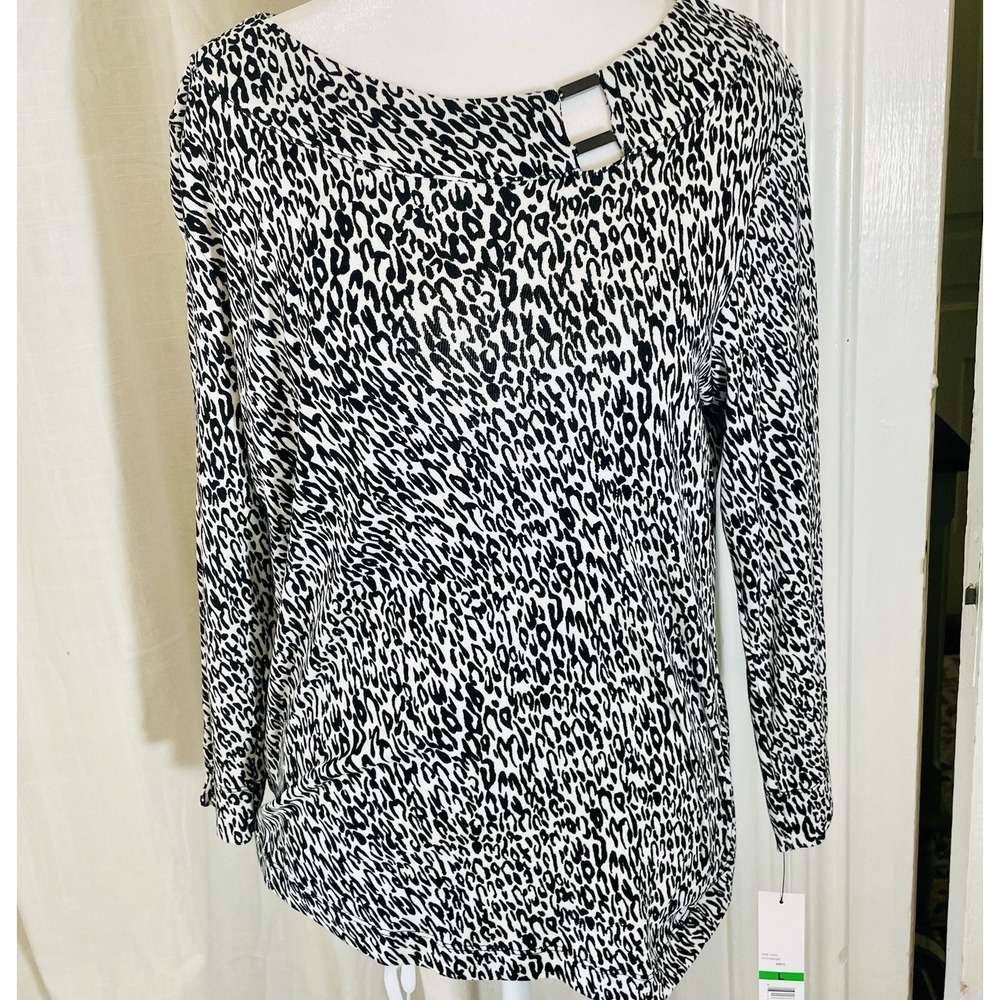 Rafaela New top Large Knit Animal Print Black White Neck Accent Womens